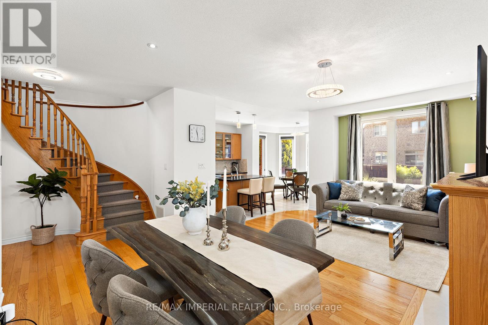 2462 Kwinter Road, Oakville, Ontario  L6M 0K6 - Photo 6 - W13477316
