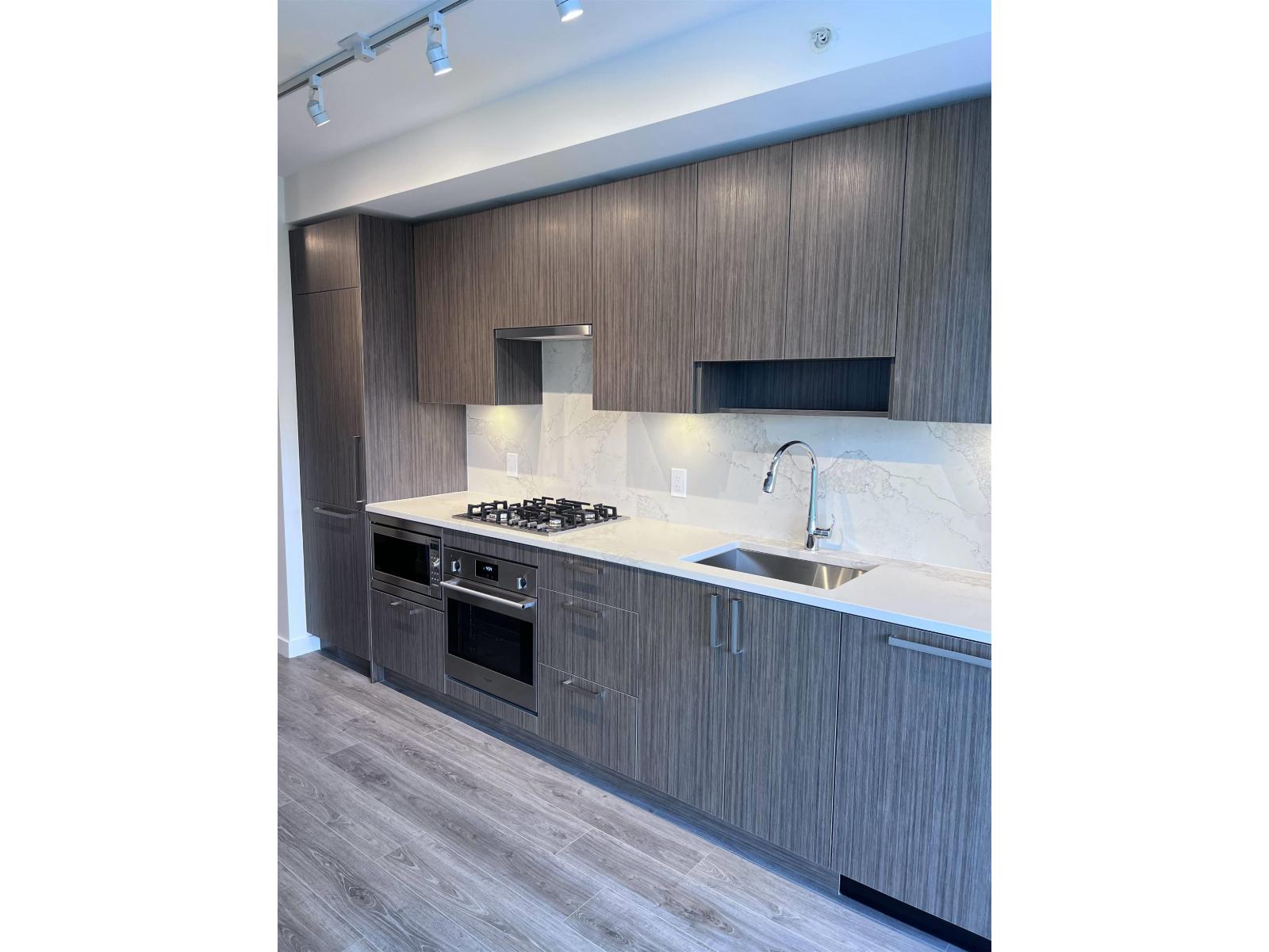 306 13350 CENTRAL AVENUE, surrey, British Columbia