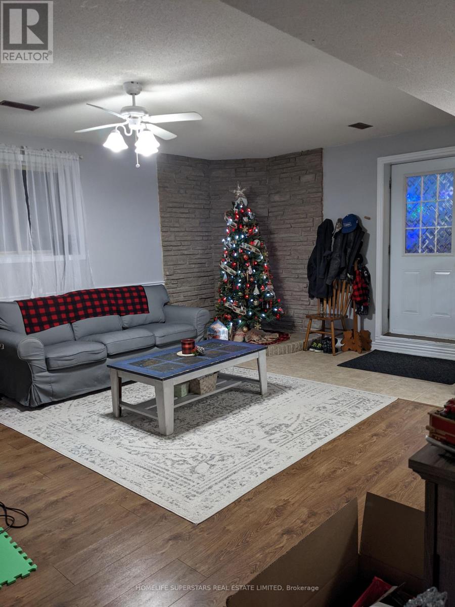 2 Hoddle Crescent, Kitchener, Ontario  N2N 2N2 - Photo 3 - X13477306
