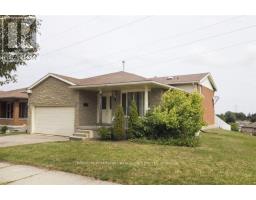 2 HODDLE CRESCENT, Kitchener, Ontario