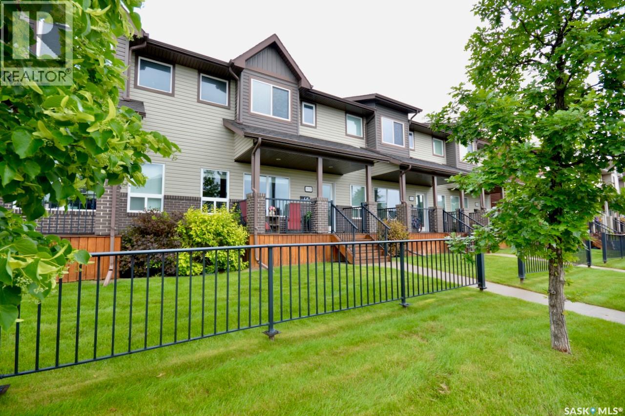 1018 Willowgrove CRESCENT, Saskatoon, Saskatchewan