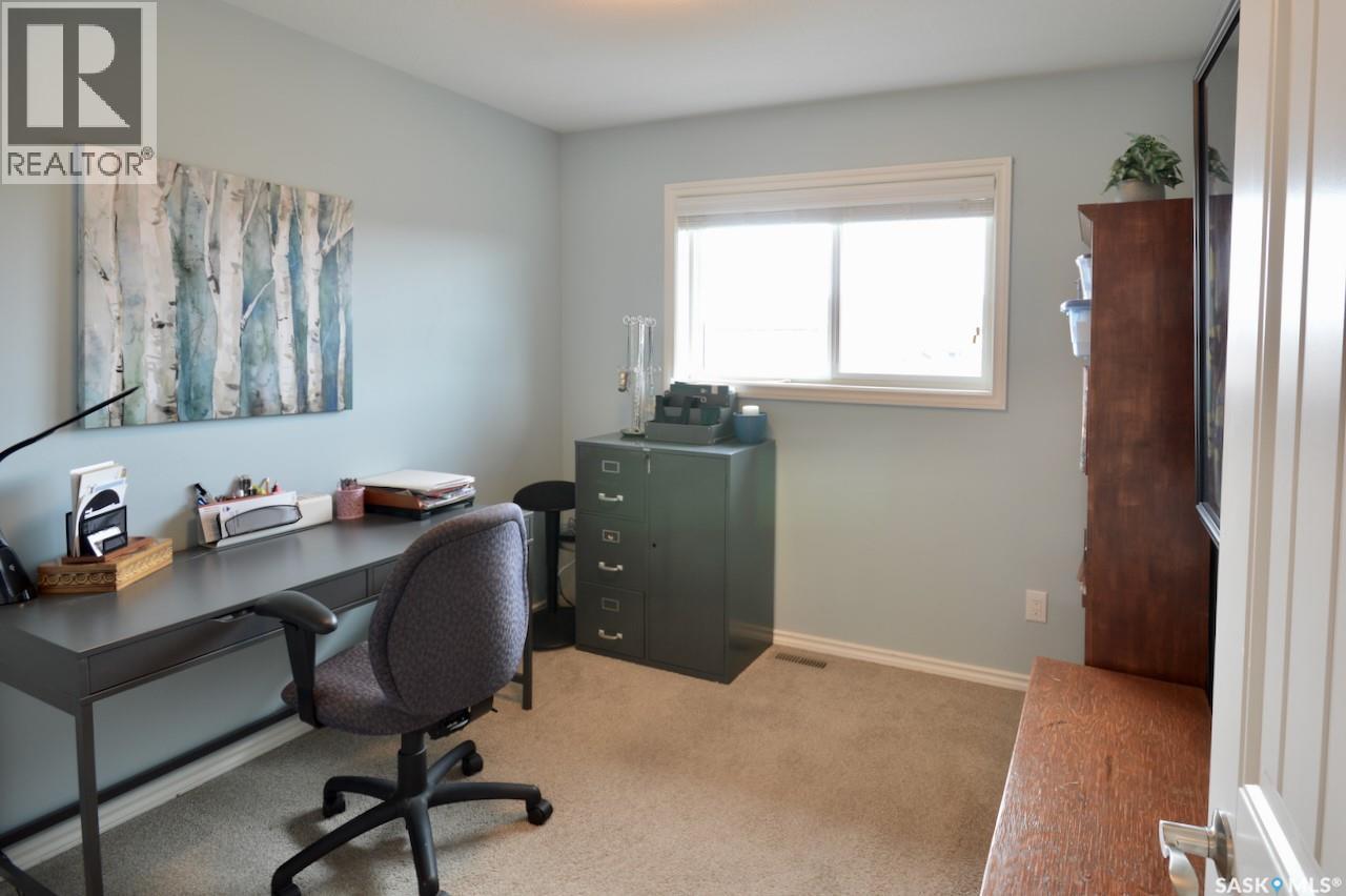 1018 Willowgrove Crescent, Saskatoon, Saskatchewan  S7W 0H7 - Photo 39 - SK039941
