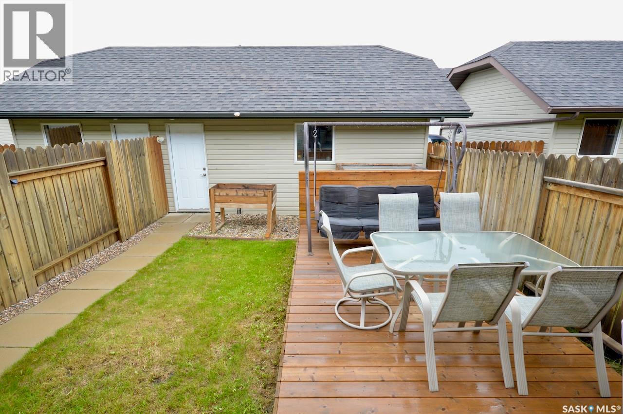 1018 Willowgrove Crescent, Saskatoon, Saskatchewan  S7W 0H7 - Photo 7 - SK039941