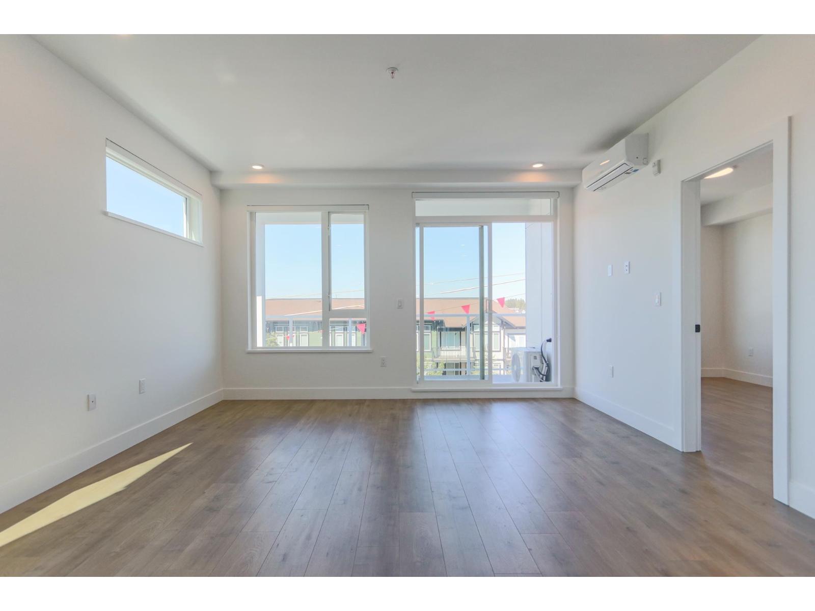 411 17783 56a Avenue, Surrey, British Columbia  V3S 1G4 - Photo 3 - R3138818