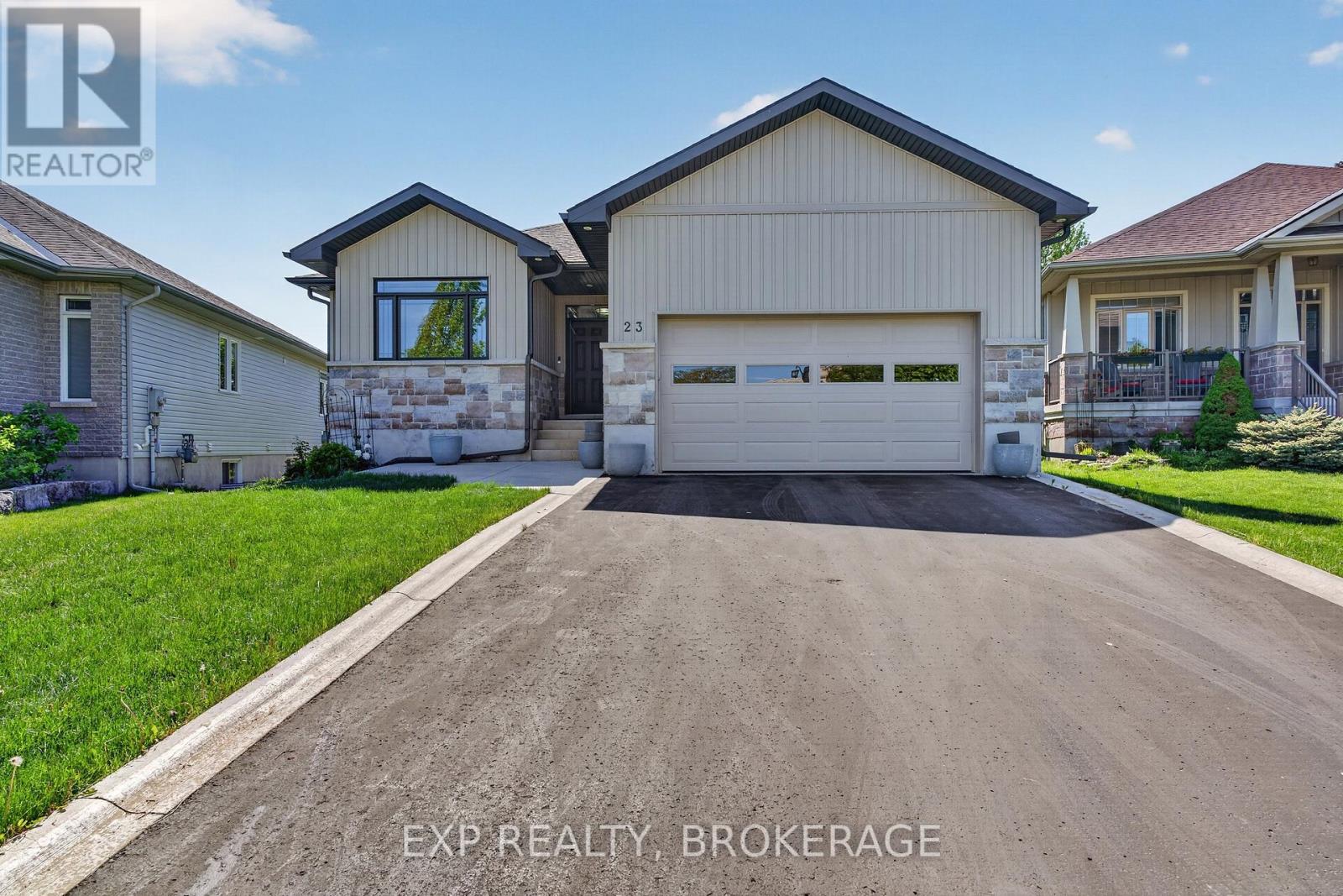 23 ADMIRAL'S COURT, Loyalist, Ontario