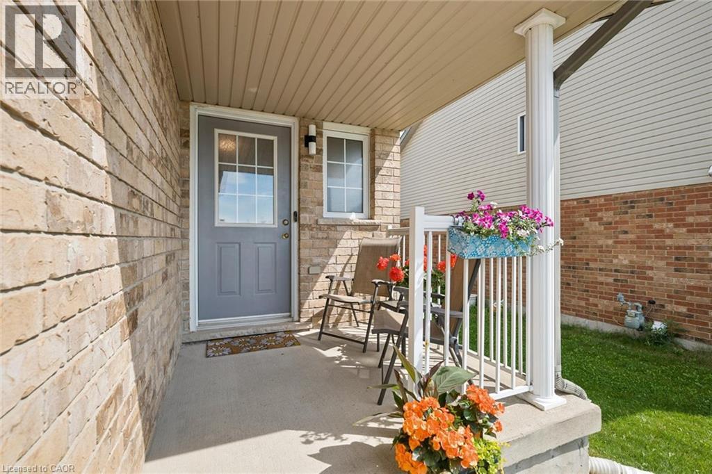 702 Activa Avenue, Kitchener, Ontario  N2E 4E1 - Photo 5 - 40841771