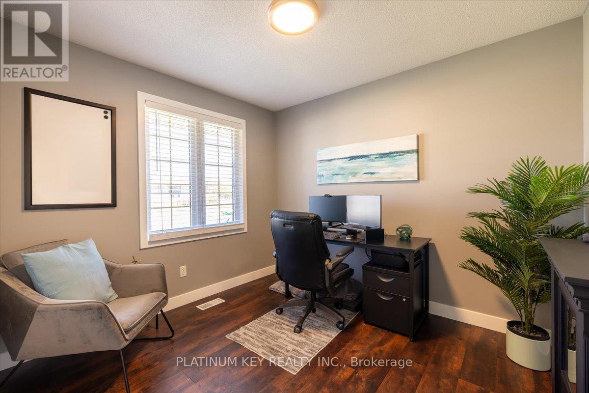 205 Symes Street, Southwest Middlesex, Ontario  N0L 1M0 - Photo 11 - X13477452