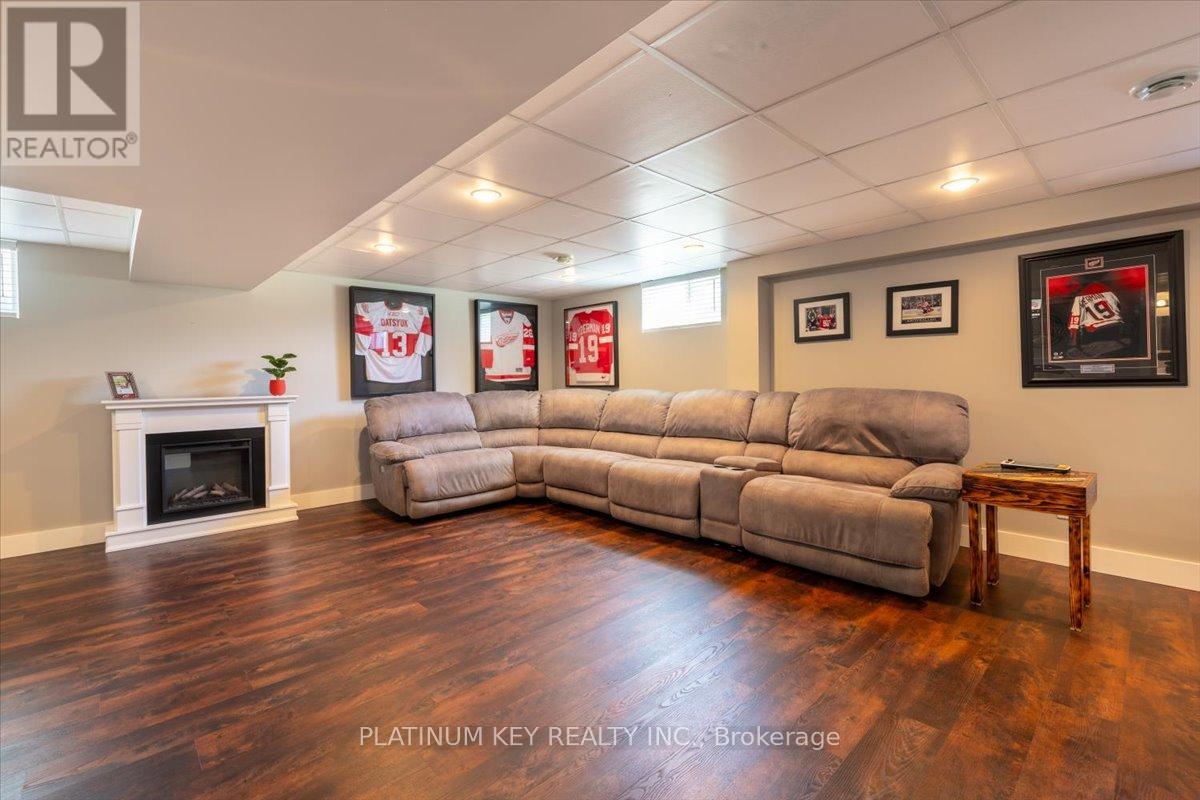 205 Symes Street, Southwest Middlesex, Ontario  N0L 1M0 - Photo 15 - X13477452