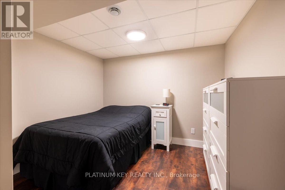 205 Symes Street, Southwest Middlesex, Ontario  N0L 1M0 - Photo 19 - X13477452