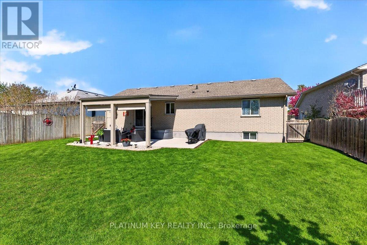 205 Symes Street, Southwest Middlesex, Ontario  N0L 1M0 - Photo 25 - X13477452
