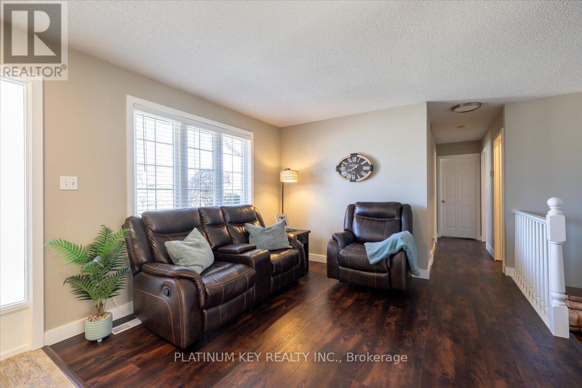 205 Symes Street, Southwest Middlesex, Ontario  N0L 1M0 - Photo 5 - X13477452