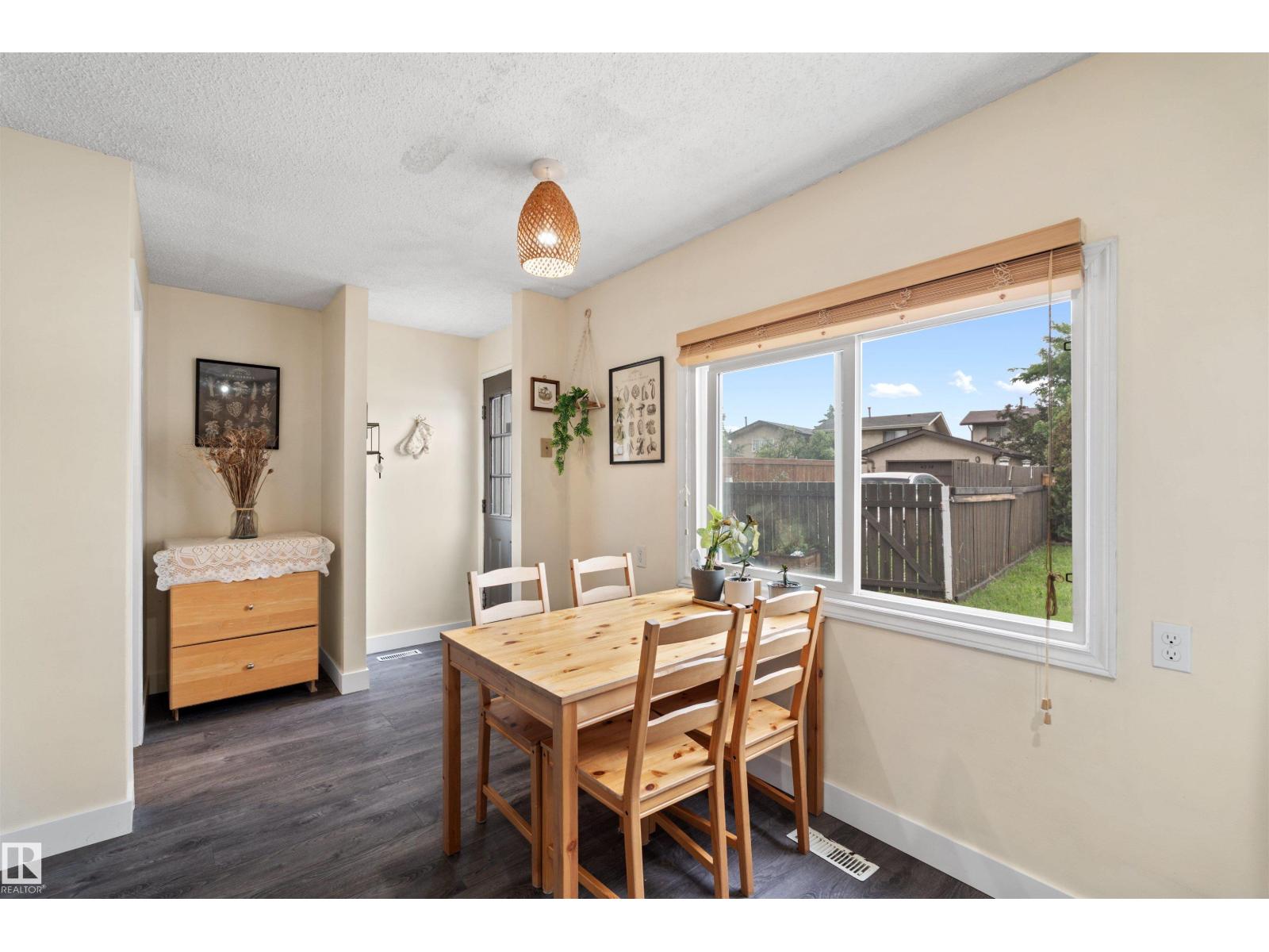 359 Kirkpatrick Cr NW, Edmonton, Alberta  T6L 5C9 - Photo 10 - E4495163