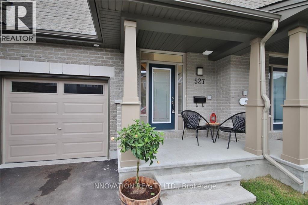 527 Rioja Street, Ottawa, Ontario  K2S 0V9 - Photo 2 - X13477374