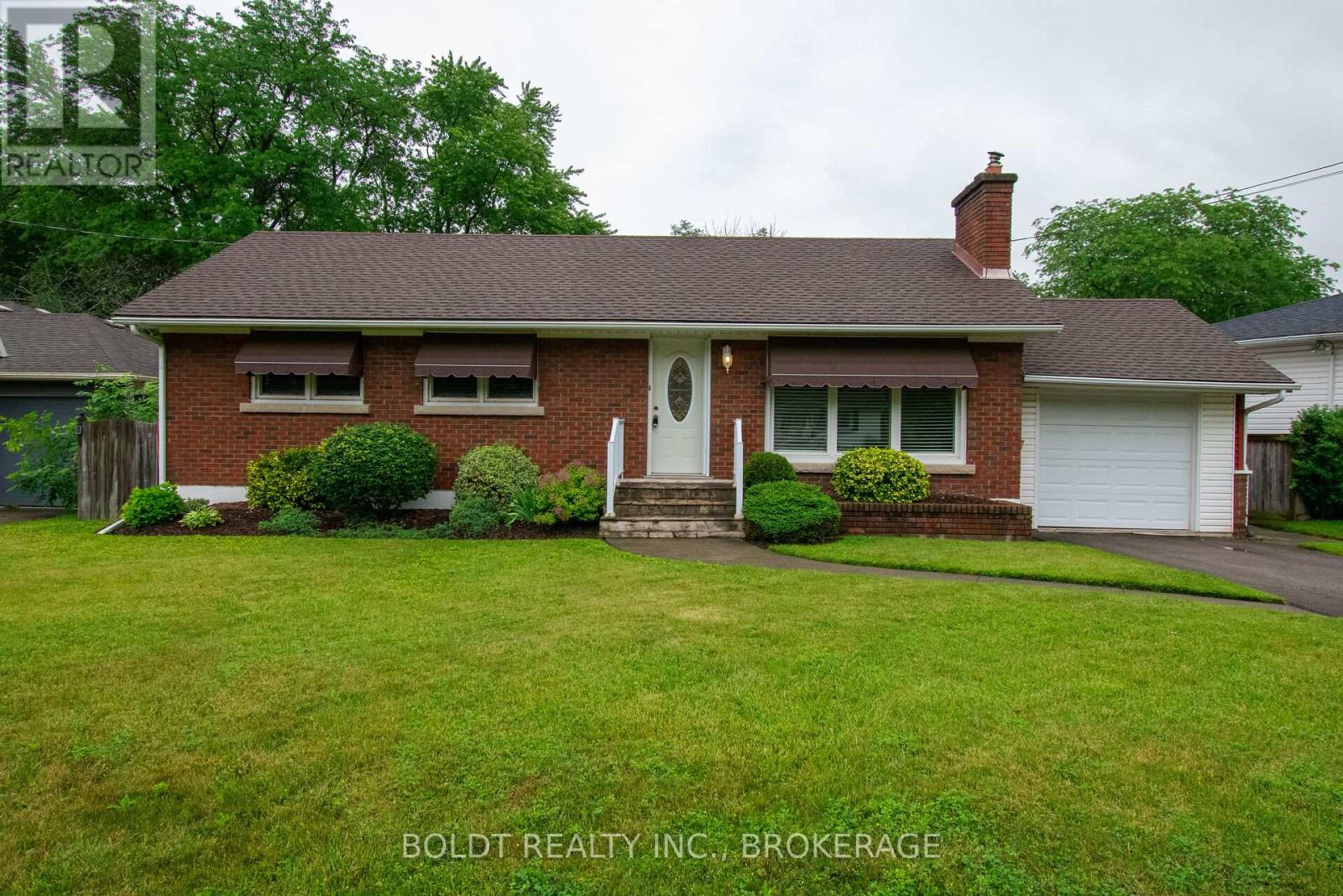 25 Elm Ridge Drive, St. Catharines, Ontario  L2T 2A7 - Photo 1 - X13477468