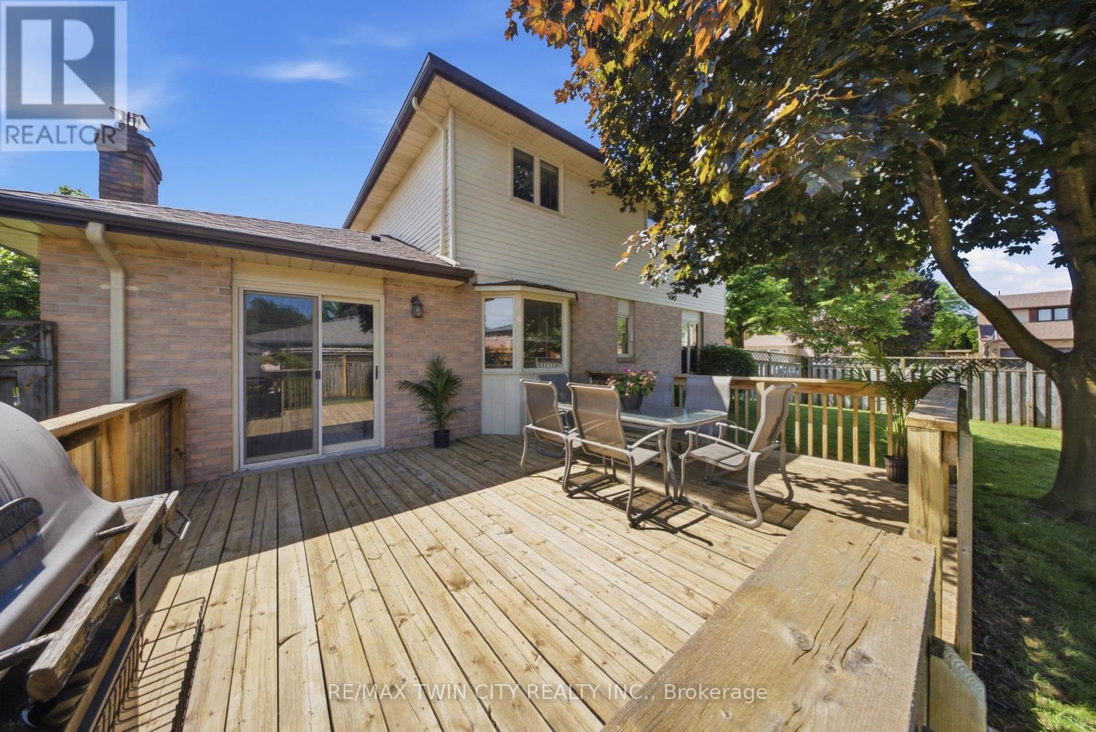 22 Colonial Crescent, Brantford, Ontario  N3R 7M7 - Photo 38 - X13477176