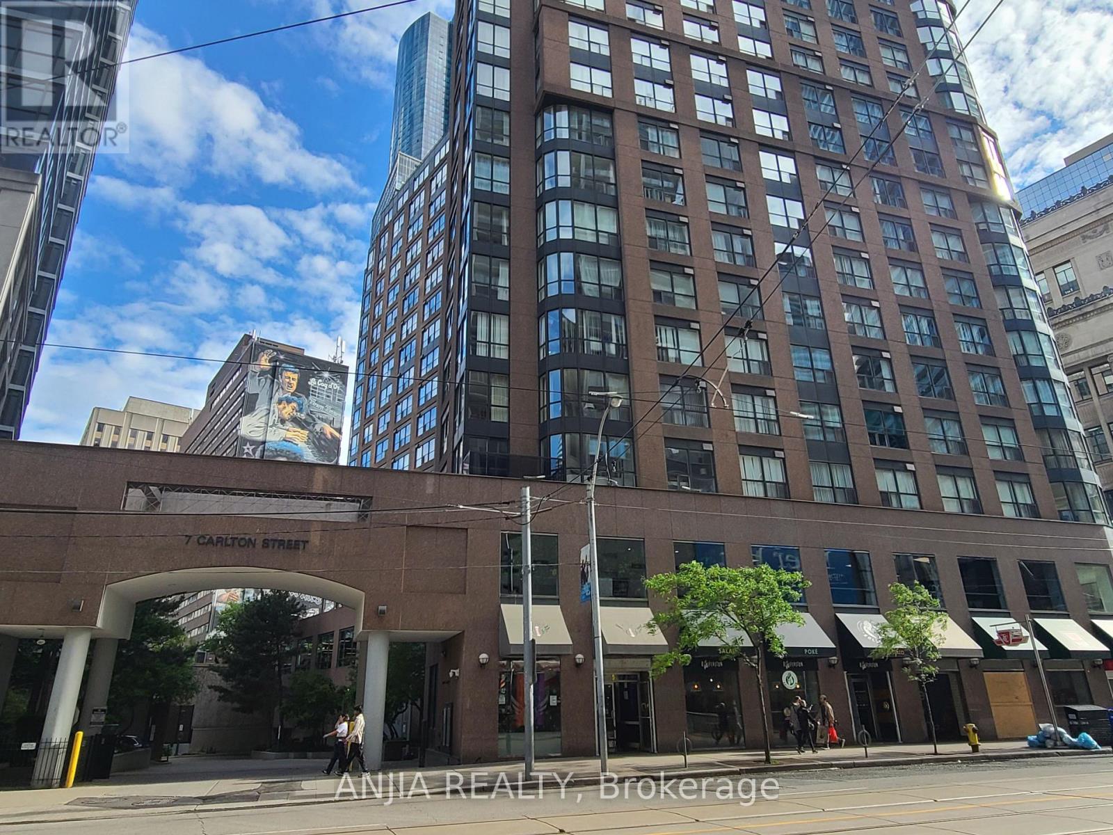 1805 - 7 Carlton Street, Toronto, Ontario  M5B 2M3 - Photo 2 - C13477378