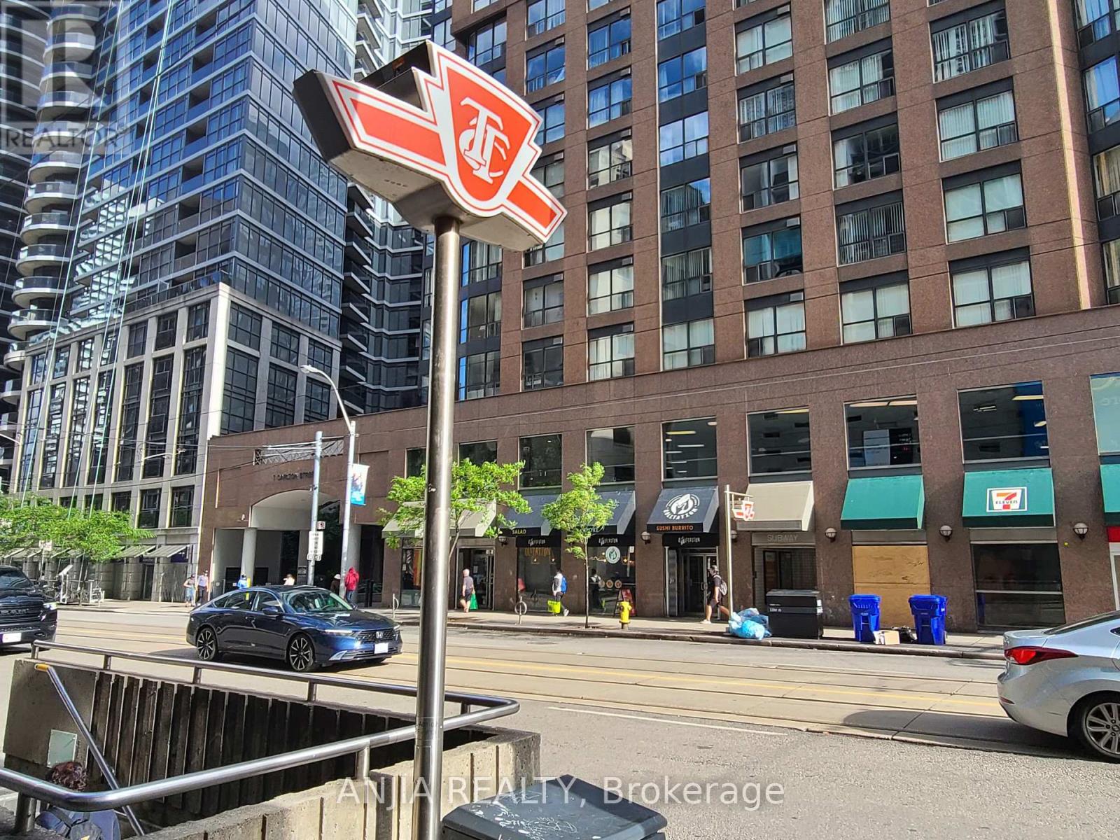 1805 - 7 Carlton Street, Toronto, Ontario  M5B 2M3 - Photo 3 - C13477378