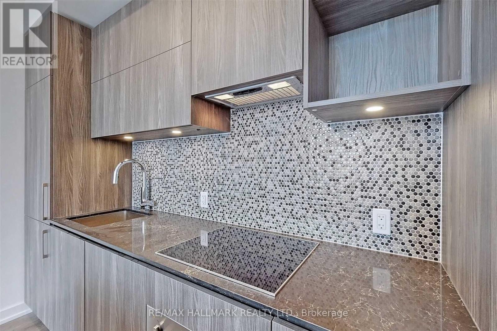 2411 - 1 Yorkville Avenue, Toronto, Ontario  M4W 1L1 - Photo 11 - C13477458