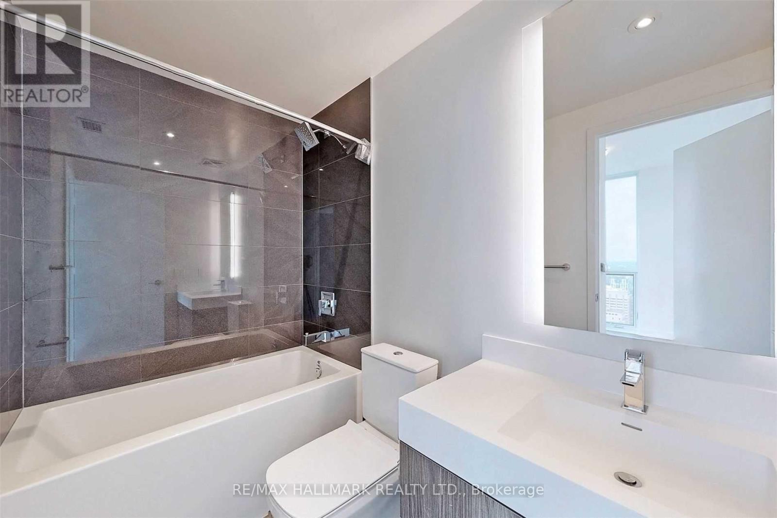 2411 - 1 Yorkville Avenue, Toronto, Ontario  M4W 1L1 - Photo 17 - C13477458