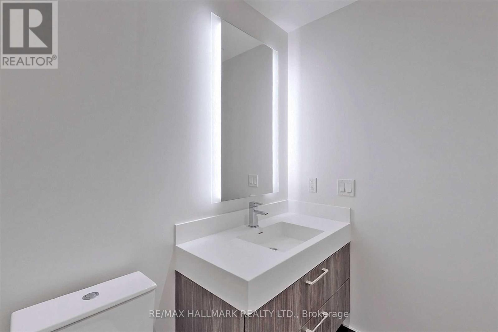 2411 - 1 Yorkville Avenue, Toronto, Ontario  M4W 1L1 - Photo 18 - C13477458