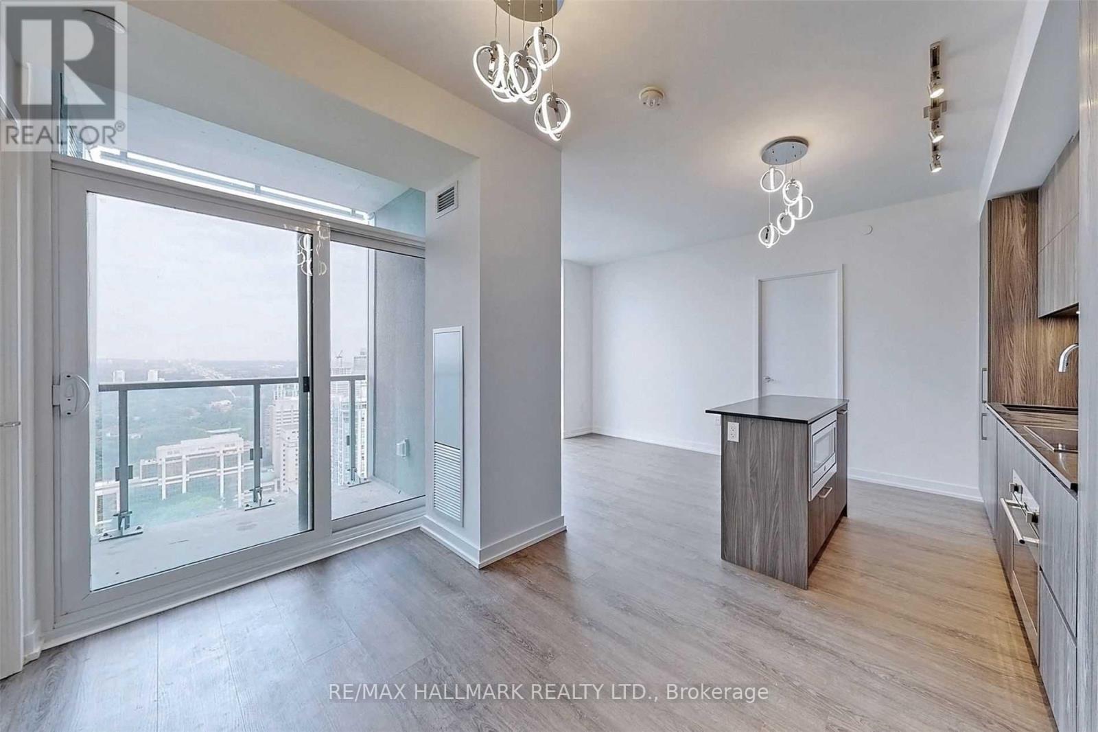 2411 - 1 Yorkville Avenue, Toronto, Ontario  M4W 1L1 - Photo 2 - C13477458