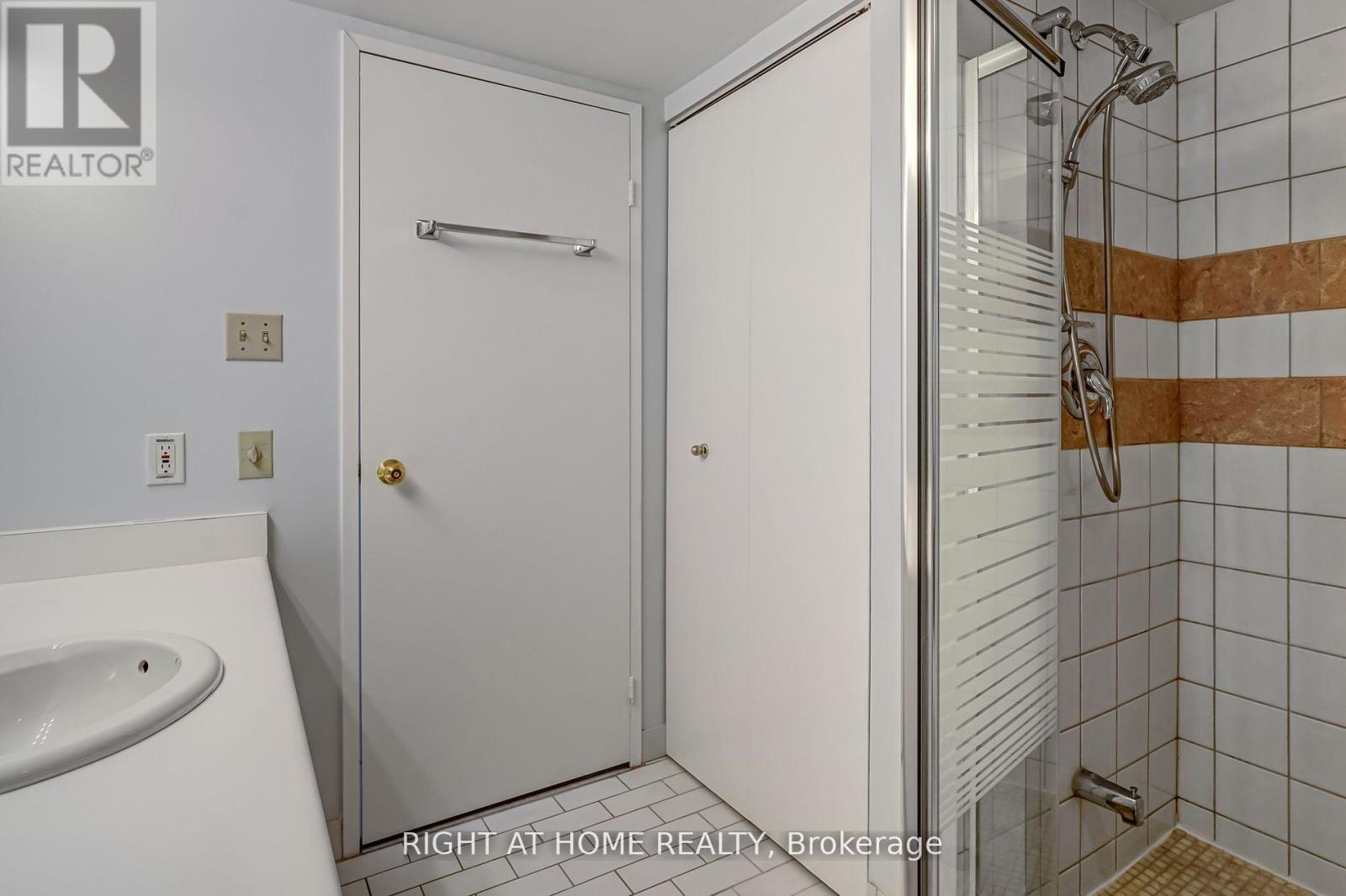 2702 - 44 St Joseph Street, Toronto, Ontario  M4Y 2W4 - Photo 13 - C13477460