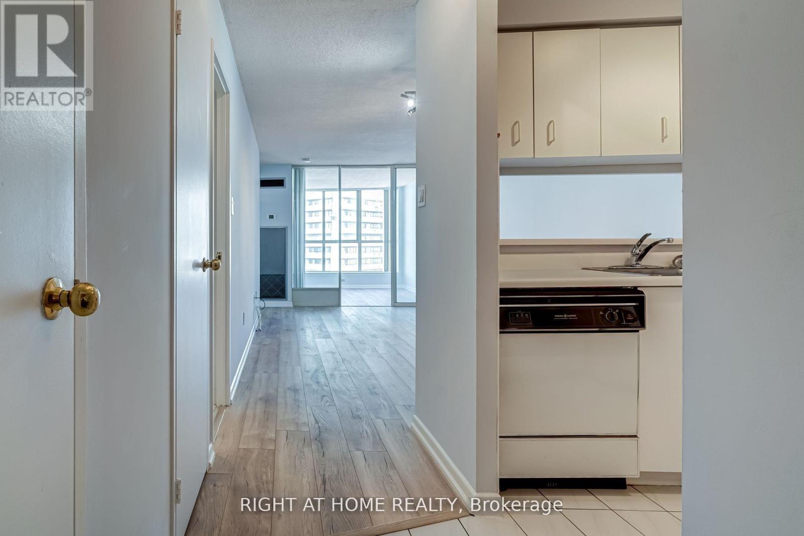2702 - 44 St Joseph Street, Toronto, Ontario  M4Y 2W4 - Photo 3 - C13477460