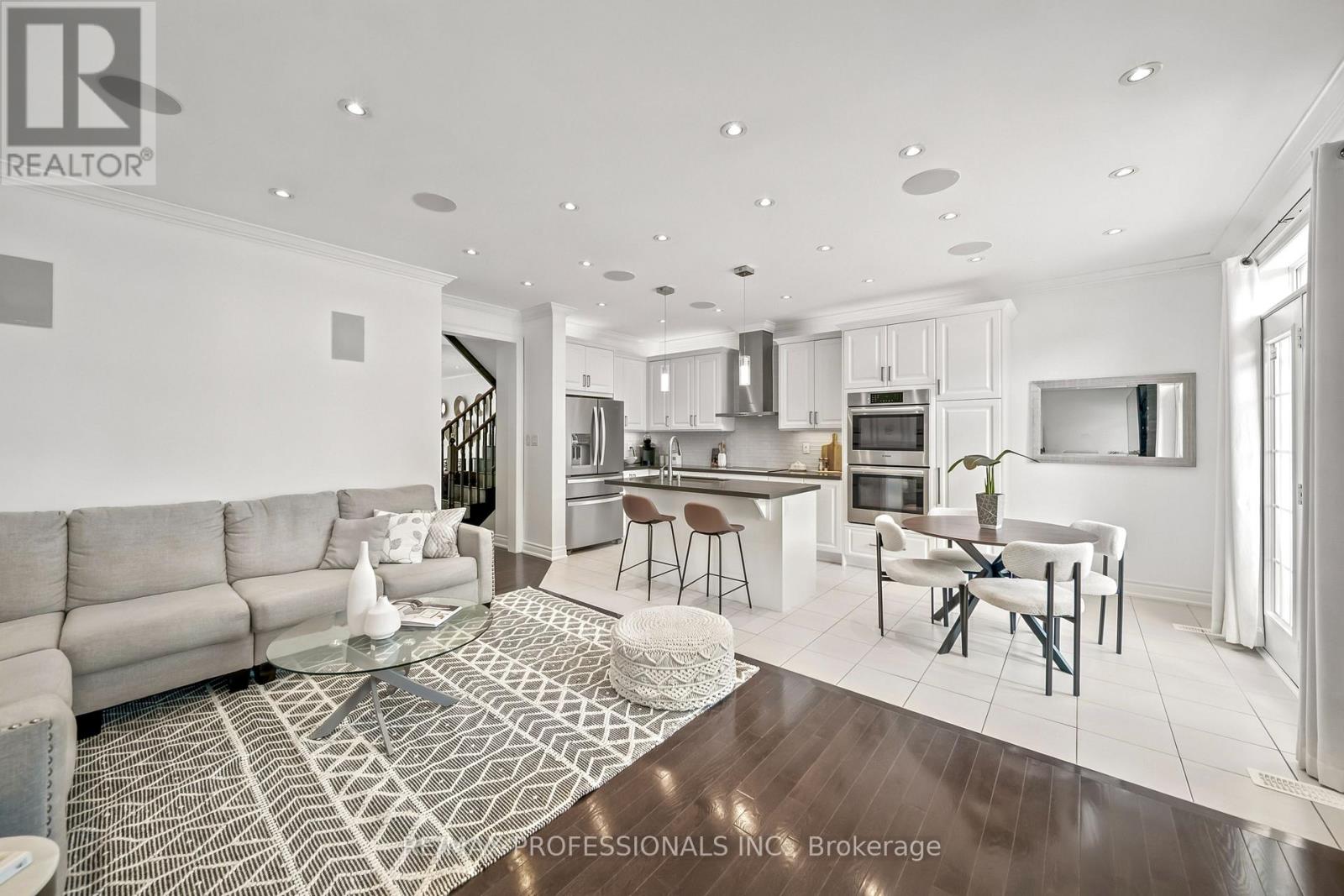 11 Pelham Drive, Vaughan, Ontario  L4H 3Z5 - Photo 11 - N13477348