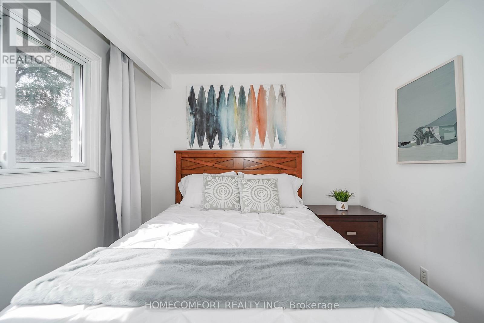 8 Topaz Gate, Toronto, Ontario  M2M 2Z7 - Photo 6 - C13459342