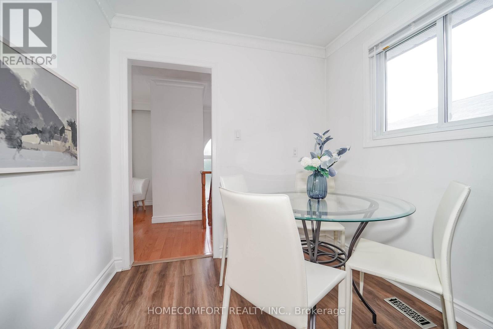 8 Topaz Gate, Toronto, Ontario  M2M 2Z7 - Photo 9 - C13459342