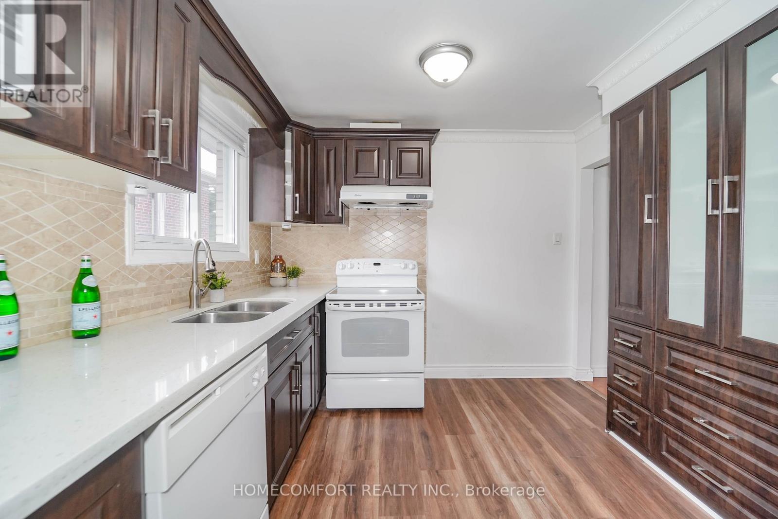 8 Topaz Gate, Toronto, Ontario  M2M 2Z7 - Photo 13 - C13459342