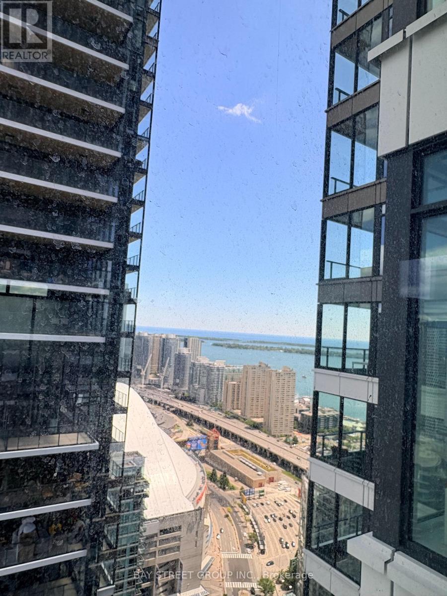 4905 - 3 Concord Cityplace Way, Toronto, Ontario  M5V 0X4 - Photo 20 - C13089726