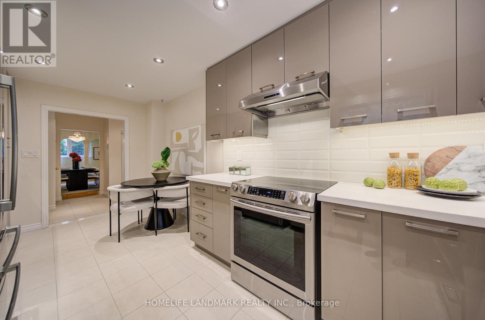 21 Colonnade Road, Toronto, Ontario  M2K 2L6 - Photo 18 - C13472718