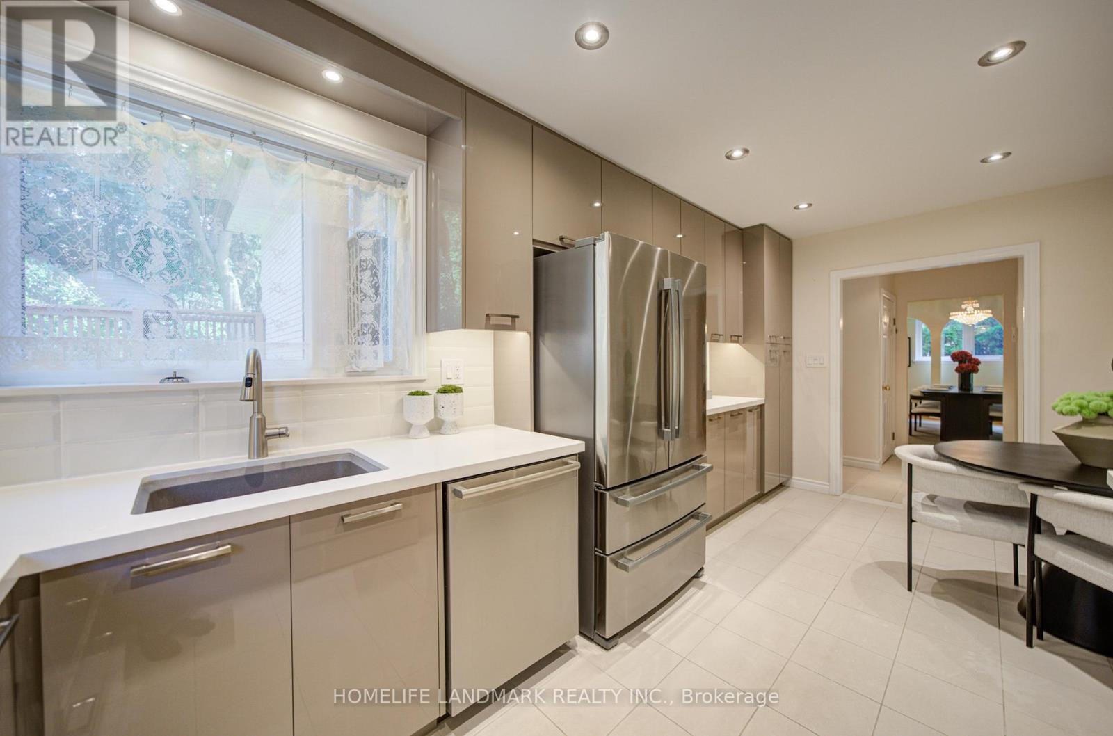 21 Colonnade Road, Toronto, Ontario  M2K 2L6 - Photo 17 - C13472718