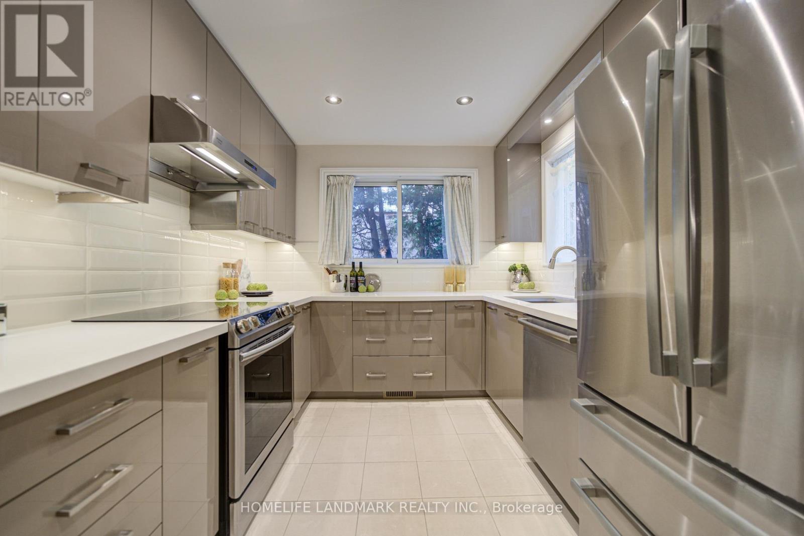 21 Colonnade Road, Toronto, Ontario  M2K 2L6 - Photo 15 - C13472718