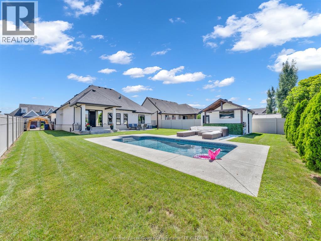195 Francis Cres, Belle River, Ontario  N0R 1A0 - Photo 28 - 26014873