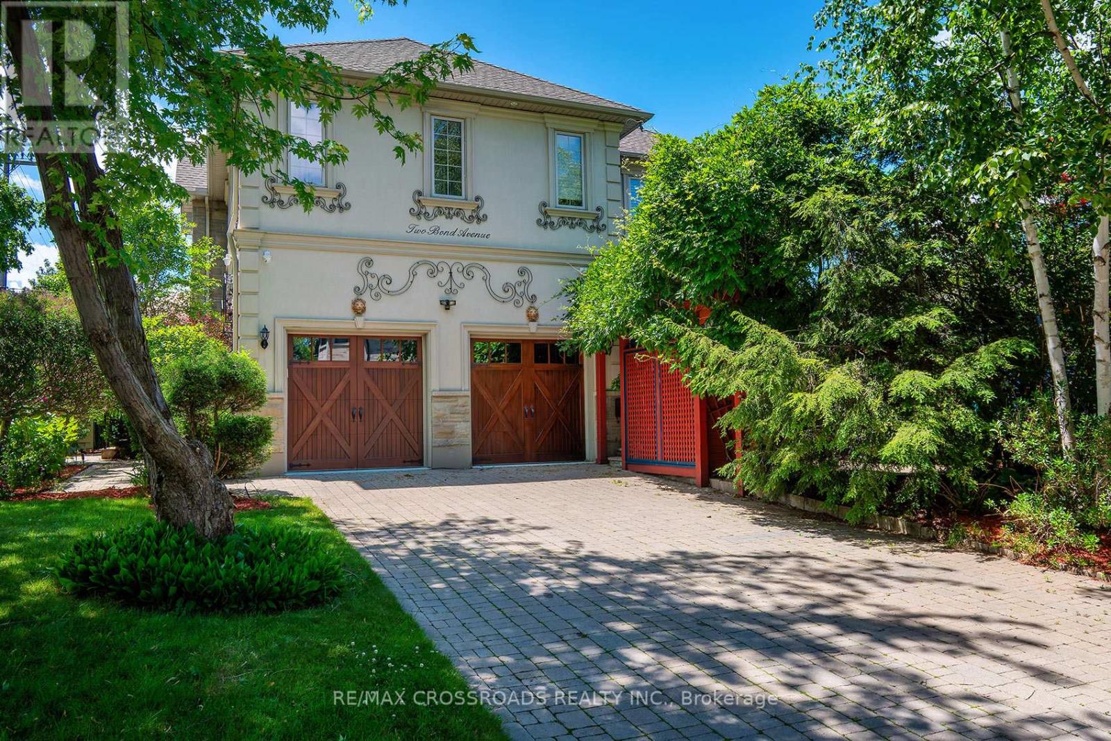 2 Bond Avenue, Toronto, Ontario  M3B 1L8 - Photo 3 - C13474582