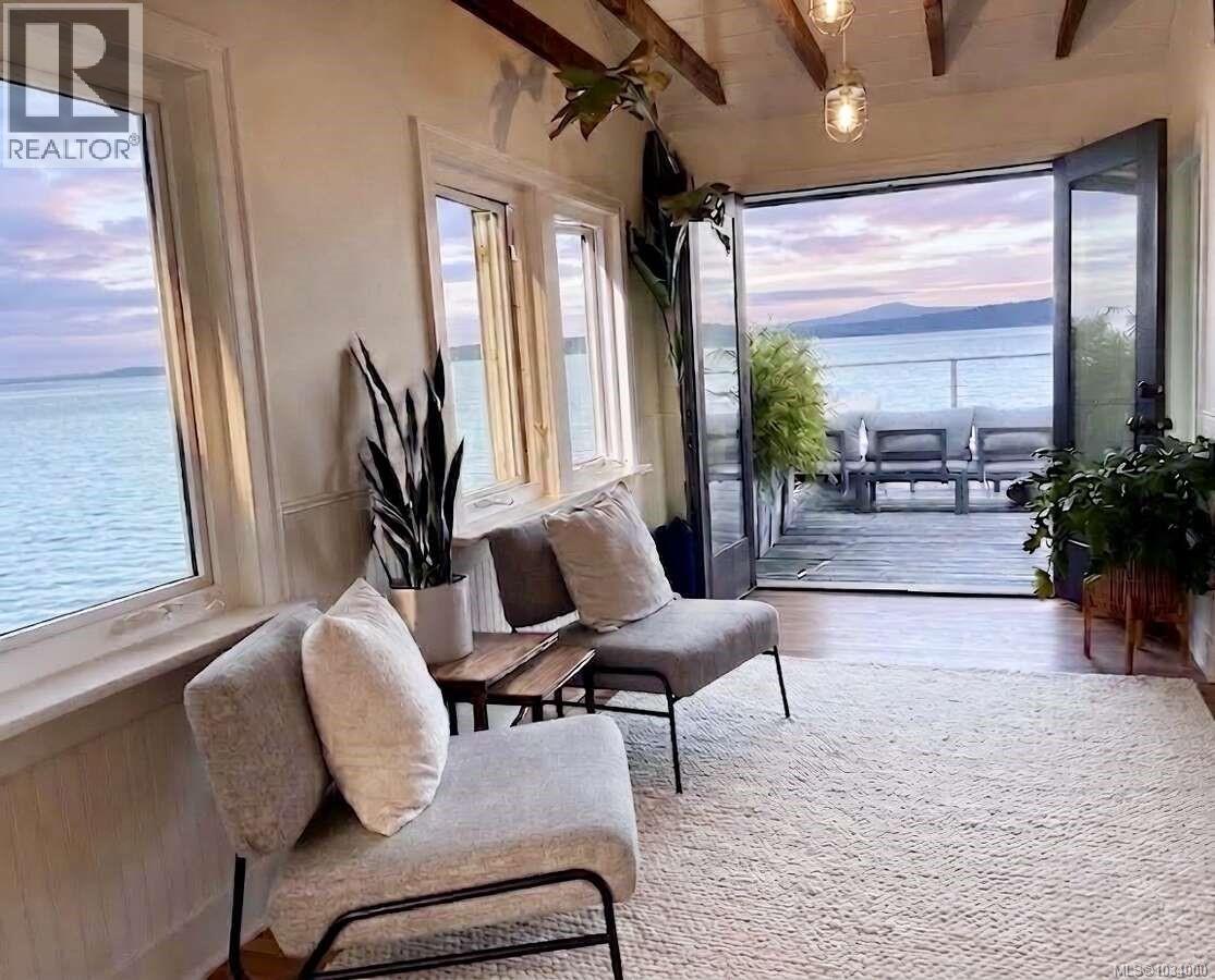 5696 Island Hwy S, Union Bay, British Columbia
