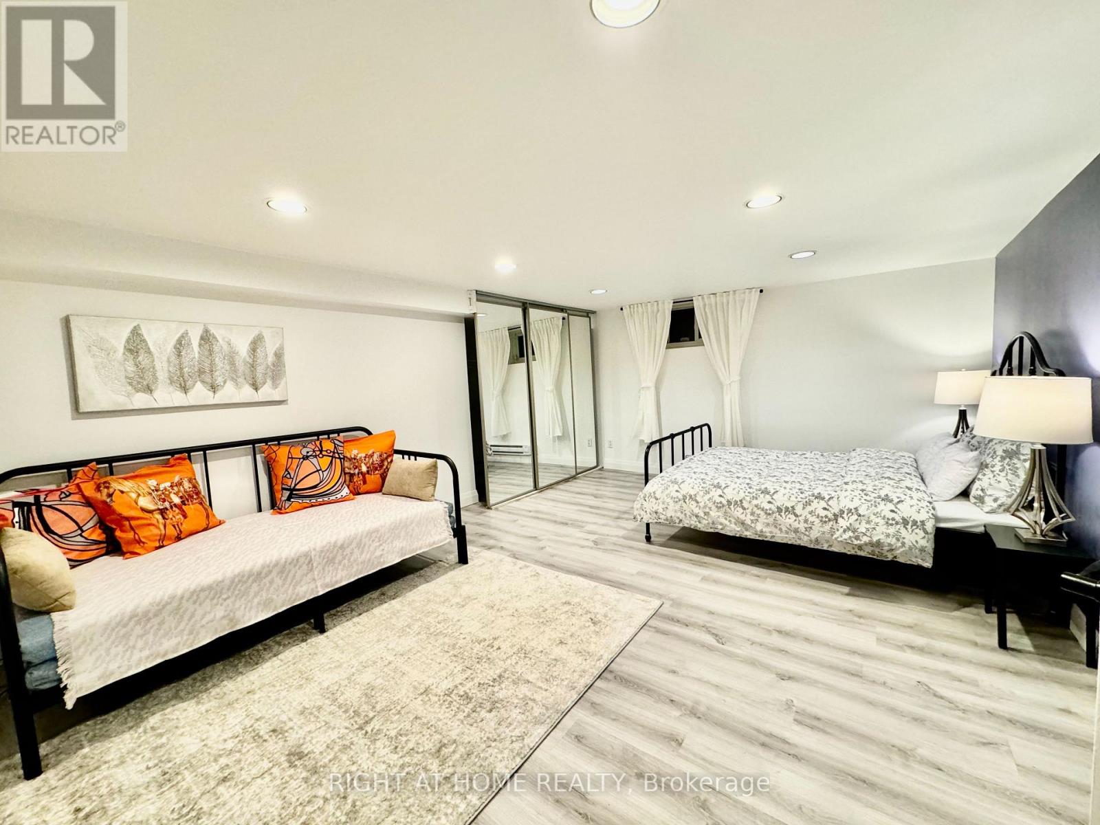 LOWER APARTMENT - 1196 AVENUE ROAD, Toronto, Ontario
