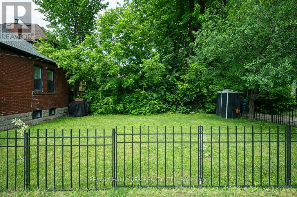 34 Gloucester Grove, Toronto, Ontario  M6C 2A1 - Photo 21 - C13476686