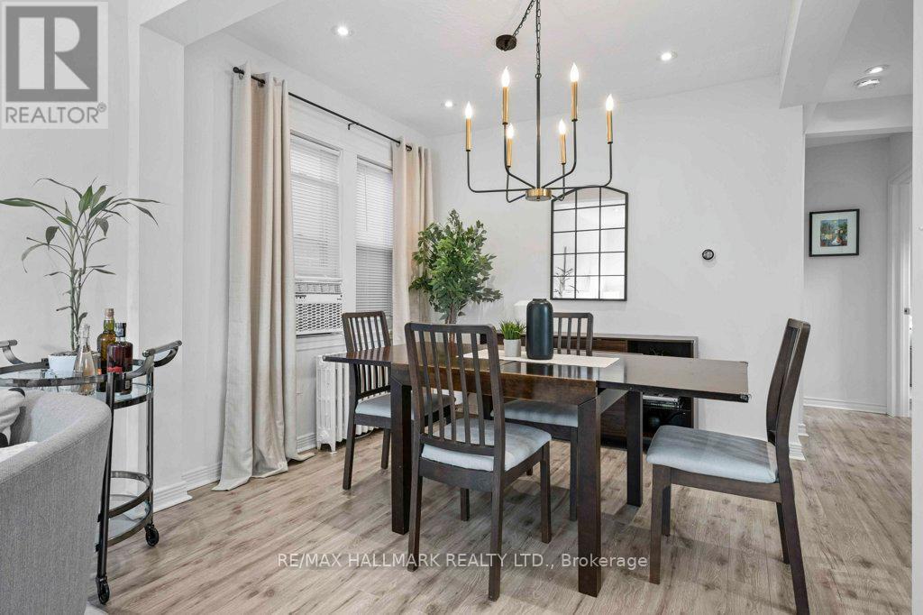 34 Gloucester Grove, Toronto, Ontario  M6C 2A1 - Photo 4 - C13476686