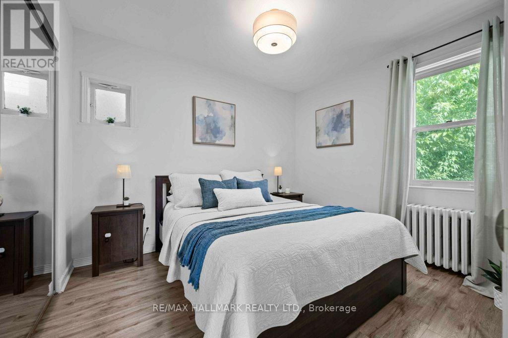 34 Gloucester Grove, Toronto, Ontario  M6C 2A1 - Photo 8 - C13476686