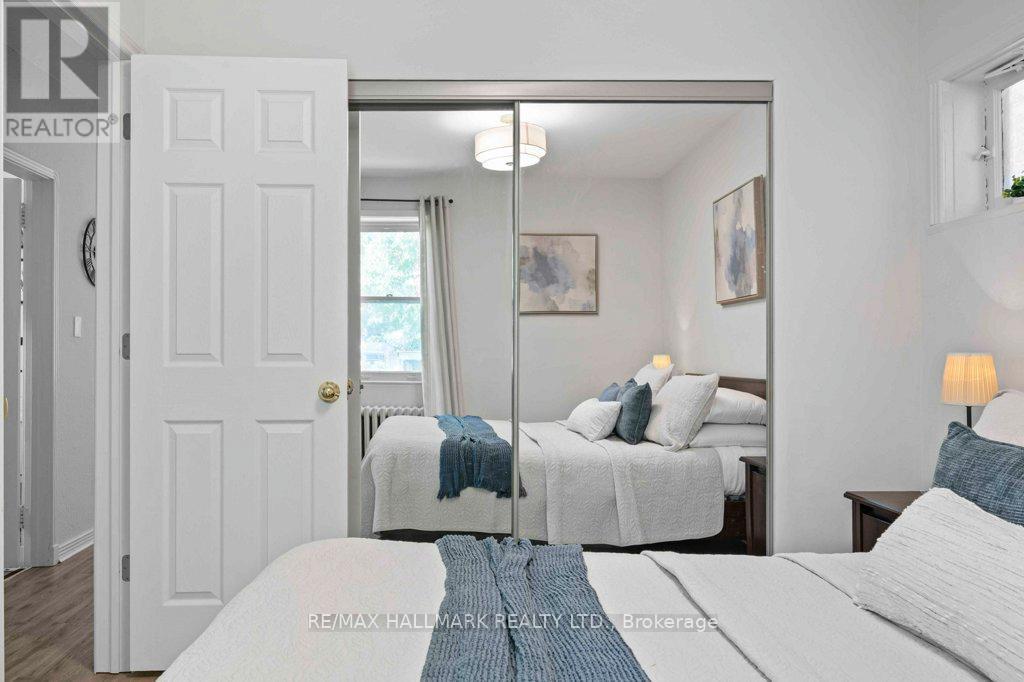 34 Gloucester Grove, Toronto, Ontario  M6C 2A1 - Photo 9 - C13476686