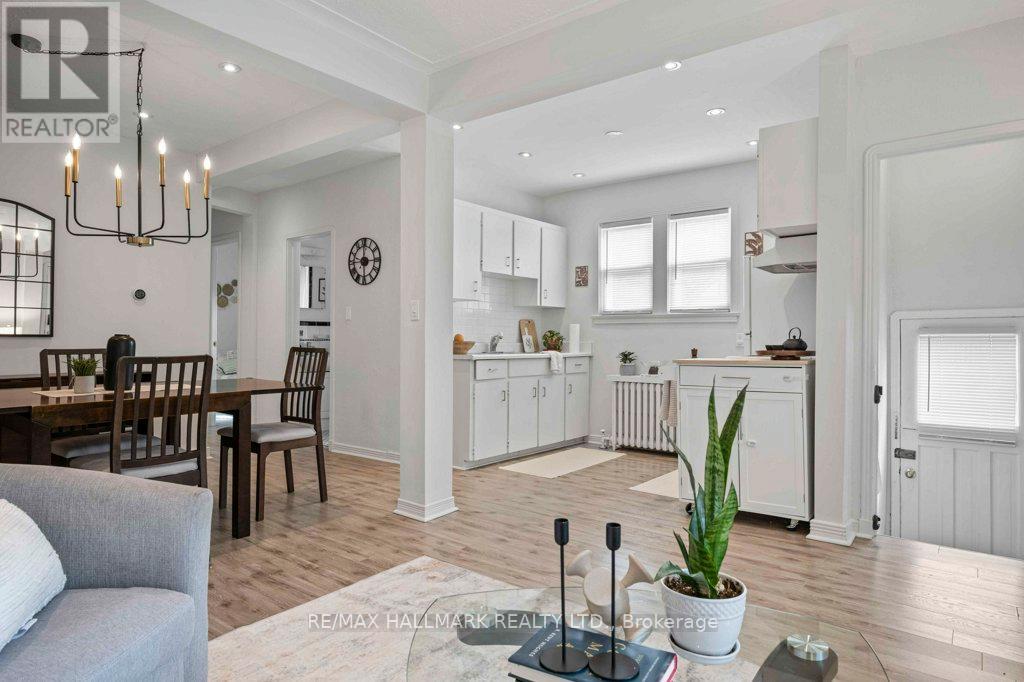 34 Gloucester Grove, Toronto, Ontario  M6C 2A1 - Photo 3 - C13476686