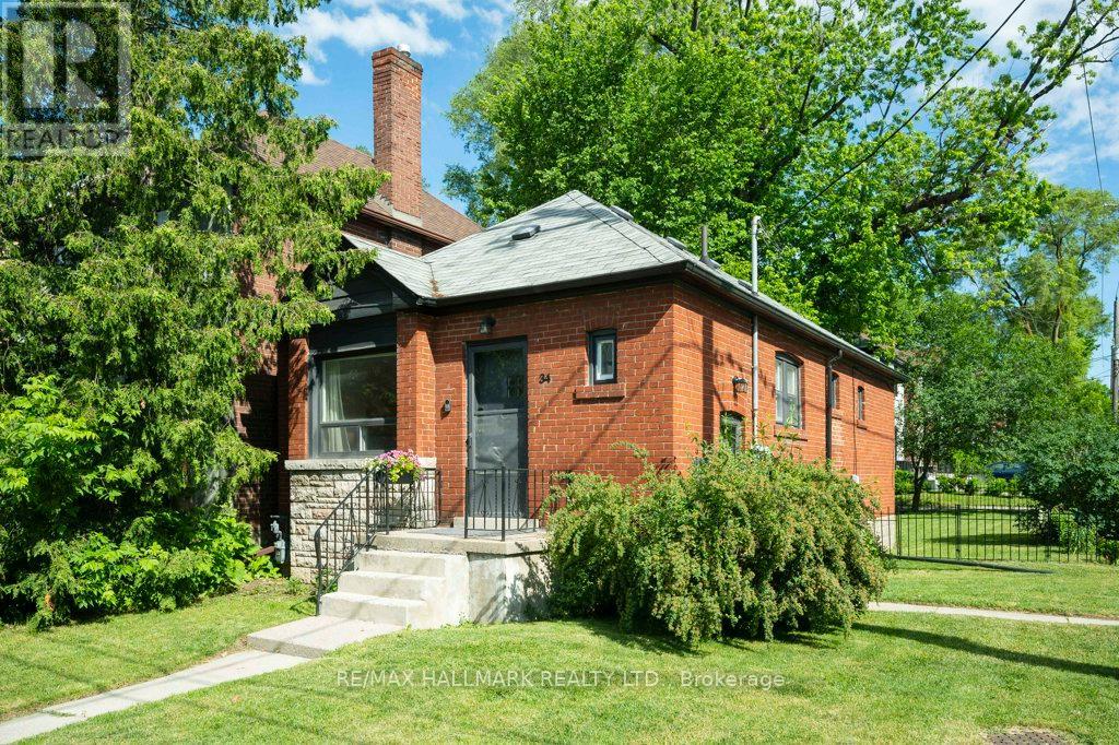 34 GLOUCESTER GROVE, Toronto, Ontario