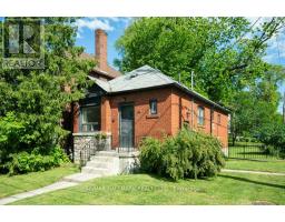 34 GLOUCESTER GROVE, Toronto, Ontario