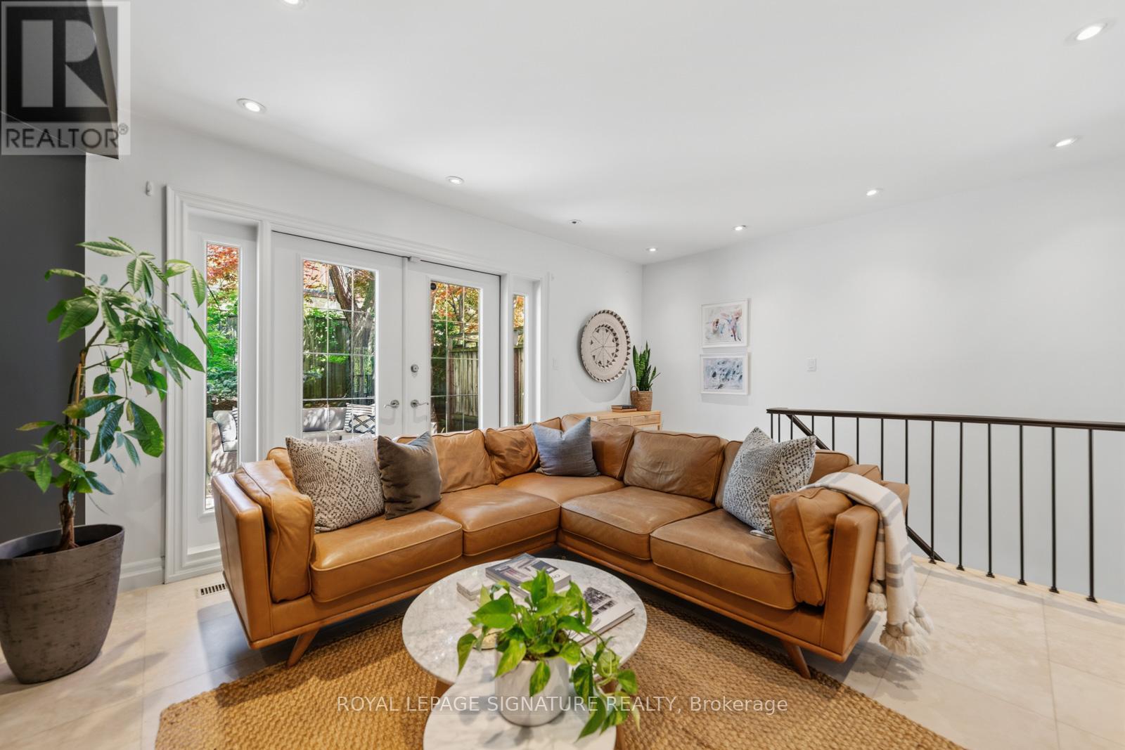24 Hazel Avenue, Toronto, Ontario  M4E 1C5 - Photo 11 - E13474792