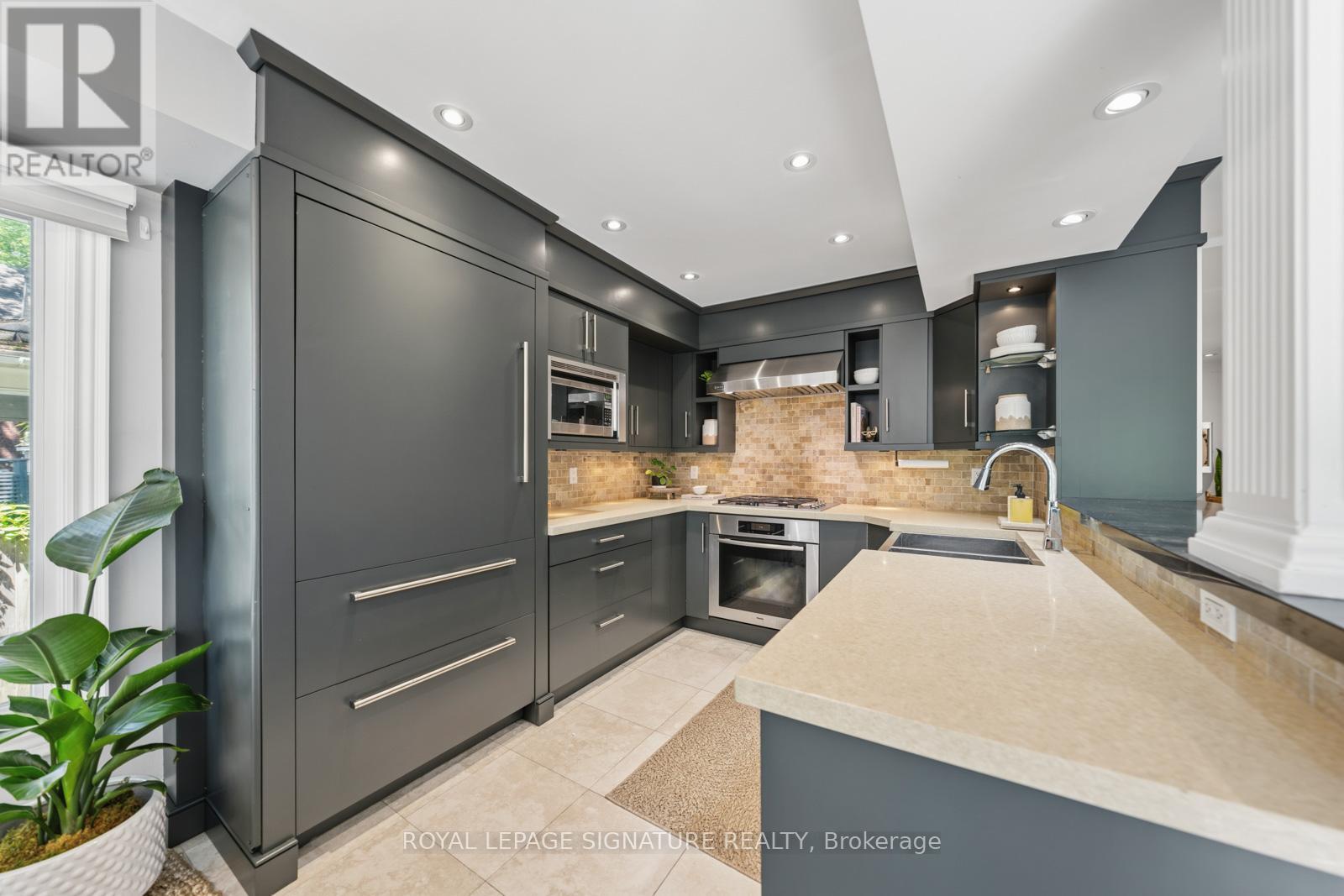 24 Hazel Avenue, Toronto, Ontario  M4E 1C5 - Photo 5 - E13474792