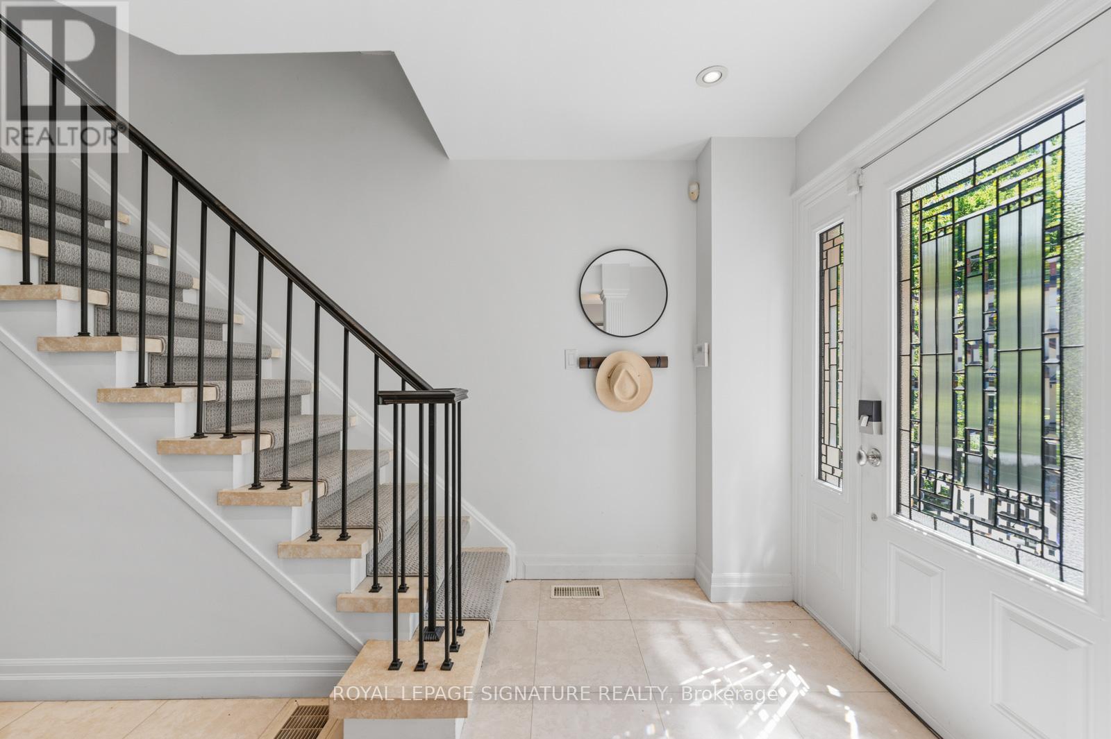 24 Hazel Avenue, Toronto, Ontario  M4E 1C5 - Photo 12 - E13474792