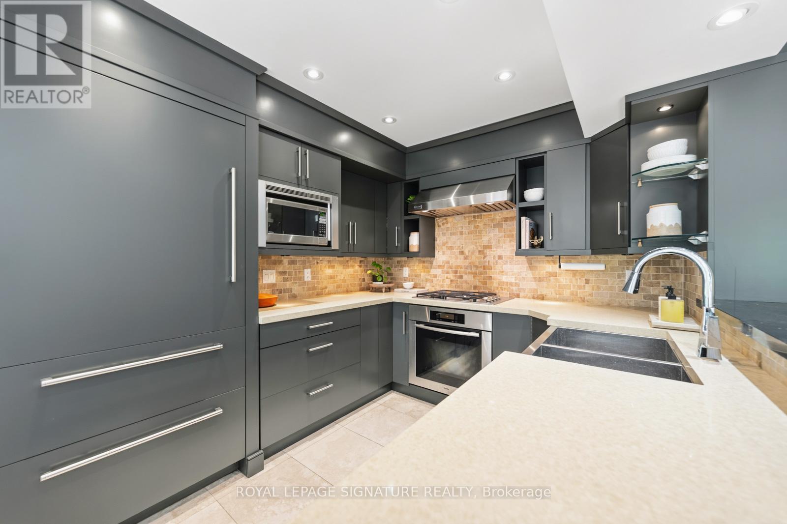 24 Hazel Avenue, Toronto, Ontario  M4E 1C5 - Photo 8 - E13474792
